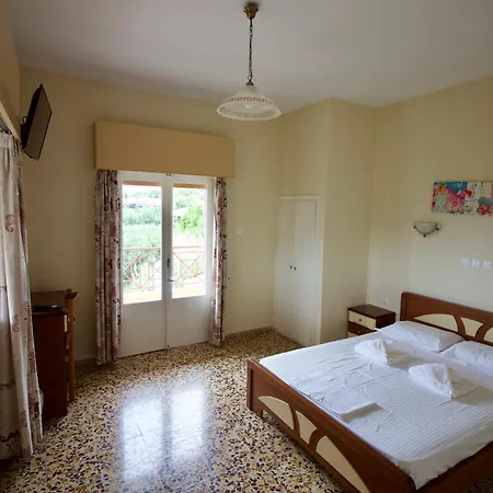 Lorenzo House アパートホテル 3*