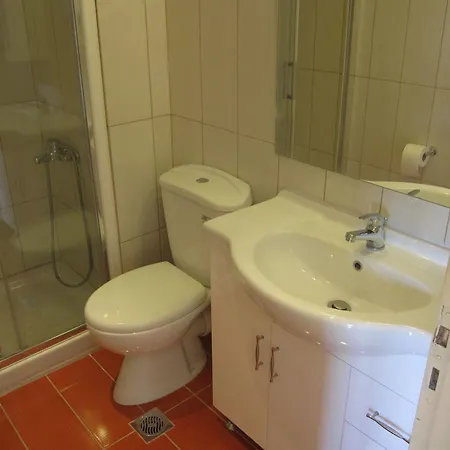 Lorenzo House Aparthotel 2*