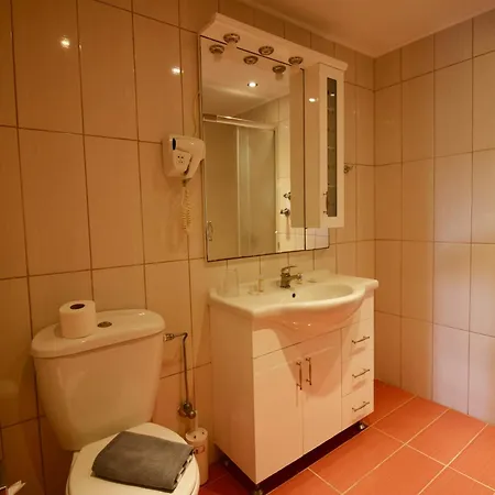 Lorenzo House 3*