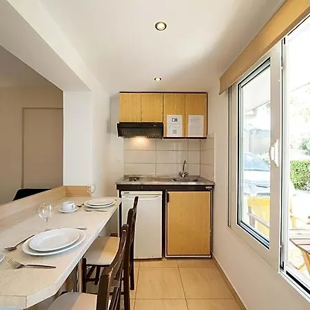 Lorenzo House Appart hôtel 3*