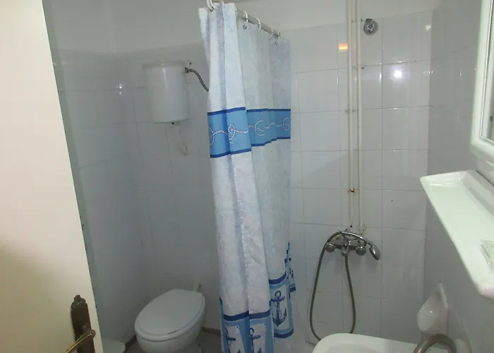 Lorenzo House Ласси