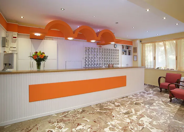 Lorenzo House Апарт-отель Ласси