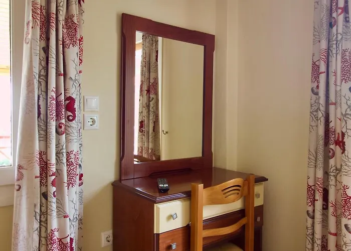 Lorenzo House Апарт-отель Ласси